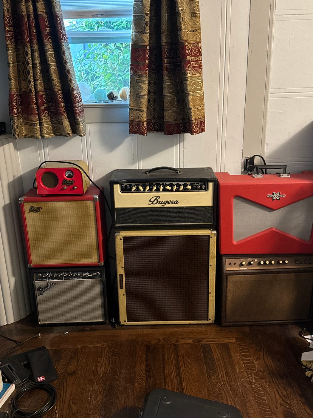 Guitar amplifiers and cabinets at Fool's Gold Studios